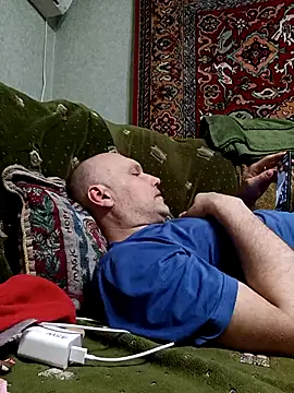 Pineapple04 online show from April 13, 6:34 pm