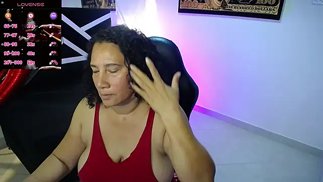 Snapshot of sussy_lee_ chatting on February 23, 6:45 pm sussy lee online show from February 23, 6:45 pm