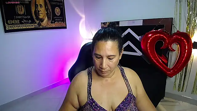Snapshot of sussy_lee_ chatting on February 18, 10:58 pm sussy lee online show from February 18, 10:58 pm