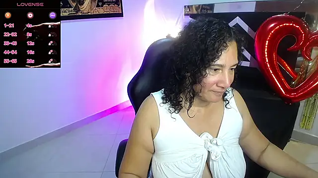 Snapshot of sussy_lee_ chatting on February 21, 10:37 pm sussy lee online show from February 21, 10:37 pm