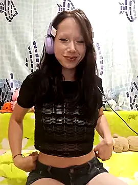 Snapshot of SashaGrinch chatting on October 5, 4:42 pm SashaGrinch online show from October 5, 4:42 pm