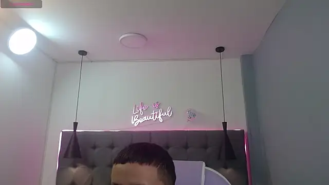 Snapshot of Xavii18 chatting on March 11, 1:12 pm Xavii18 online show from March 11, 1:12 pm