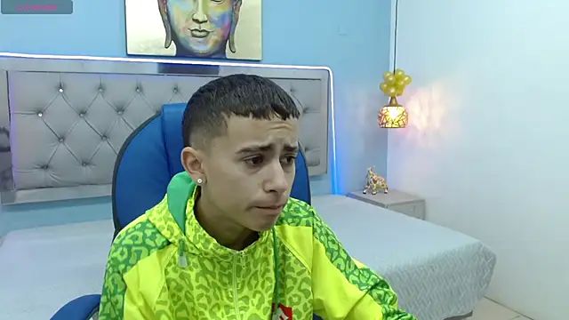 Snapshot of Xavii18 chatting on February 8, 12:06 pm Xavii18 online show from February 8, 12:06 pm