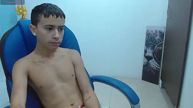 Snapshot of Xavii18 chatting on January 22, 12:17 pm Xavii18 online show from January 22, 12:17 pm