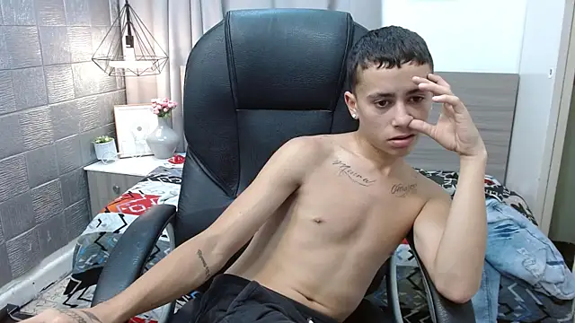 Snapshot of Xavii18 chatting on February 15, 4:12 pm Xavii18 online show from February 15, 4:12 pm