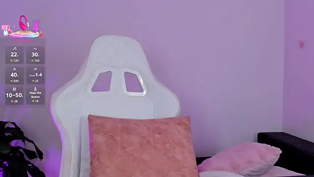 EmilyRive online show from October 27, 10:33 pm