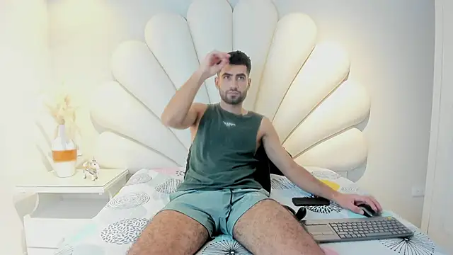 Ethan  Walker online show from June 21, 1:17 pm