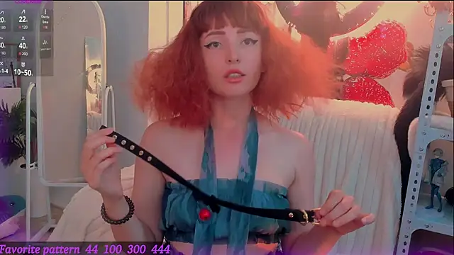 Snapshot of Toxic_Ellies chatting on June 7, 1:49 pm Toxic Ellies online show from June 7, 1:49 pm
