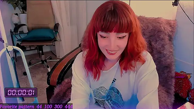 Snapshot of Toxic_Ellies chatting on May 12, 2:45 pm Toxic Ellies online show from May 12, 2:45 pm
