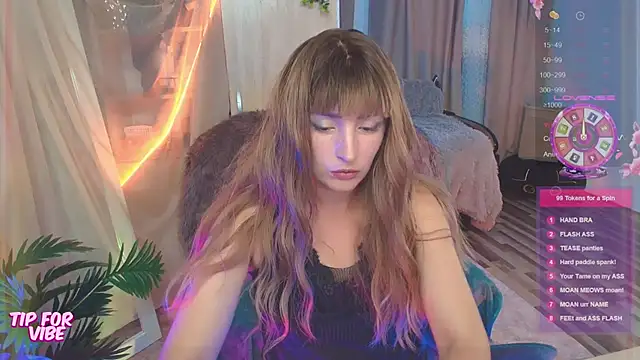 Toxic Ellies online show from September 20, 2:44 pm