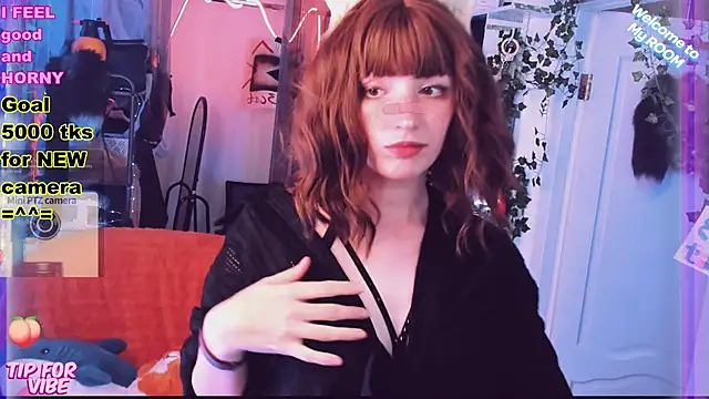 Toxic Ellies online show from February 13, 3:03 pm