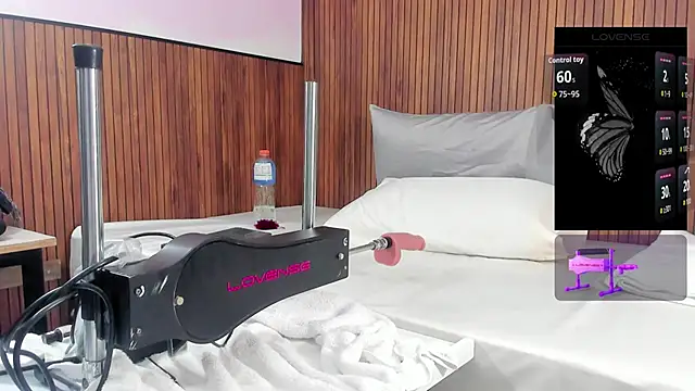 Issys milf online show from December 3, 4:17 pm