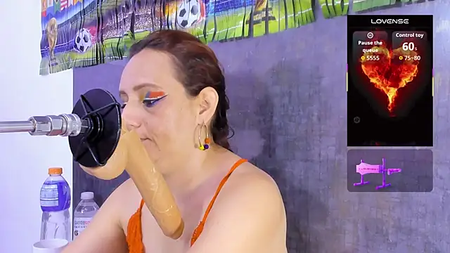 Snapshot of Issys_milf chatting on June 18, 12:10 pm Issys milf online show from June 18, 12:10 pm