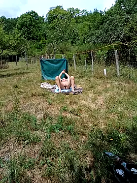 Snapshot of claudeperver68 chatting on July 3, 11:39 am claudeperver68 online show from July 3, 11:39 am