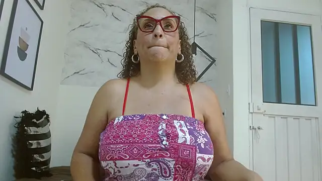 Snapshot of EvaMills1 chatting on October 27, 7:48 pm EvaMills1 online show from October 27, 7:48 pm