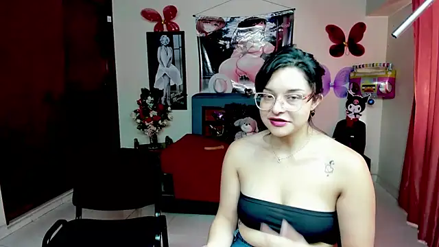 Snapshot of jeyloveebony chatting on December 3, 1:32 pm jeyloveebony online show from December 3, 1:32 pm