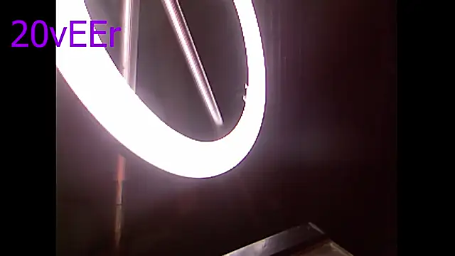 Snapshot of 20vEEr chatting on February 25, 11:04 pm 20vEEr online show from February 25, 11:04 pm