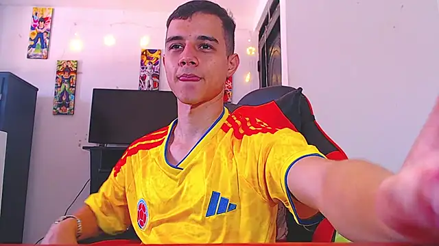 ADAM HOT online show from March 19, 8:31 pm