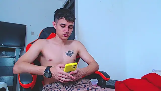 ADAM HOT online show from December 20, 8:33 pm