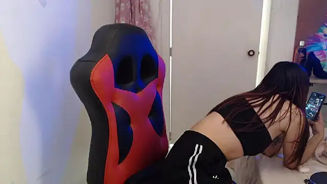 Snapshot of Maximesex chatting on November 7, 1:59 pm Maximesex online show from November 7, 1:59 pm