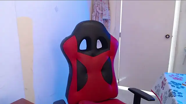 Snapshot of Maximesex chatting on February 6, 1:40 pm Maximesex online show from February 6, 1:40 pm