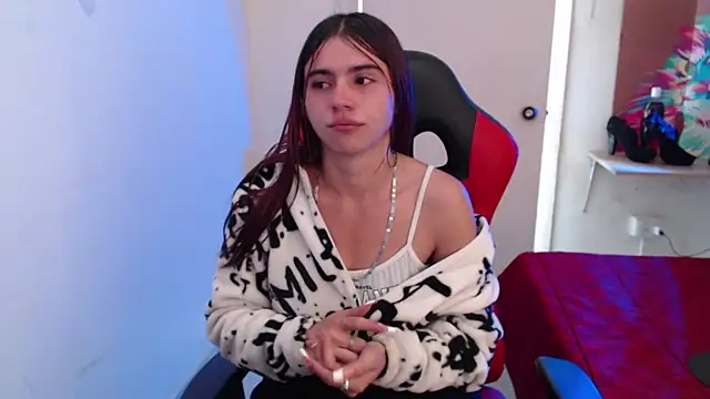 Snapshot of Maximesex chatting on November 21, 2:05 pm Maximesex online show from November 21, 2:05 pm