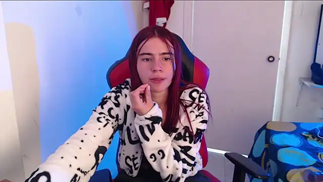 Snapshot of Maximesex chatting on January 5, 5:27 pm Maximesex online show from January 5, 5:27 pm