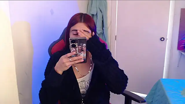 Snapshot of Maximesex chatting on February 18, 1:29 pm Maximesex online show from February 18, 1:29 pm