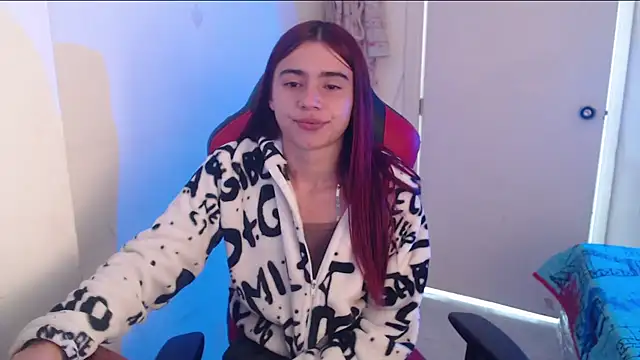 Snapshot of Maximesex chatting on February 14, 1:33 pm Maximesex online show from February 14, 1:33 pm