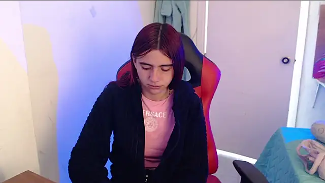 Snapshot of Maximesex chatting on February 20, 1:46 pm Maximesex online show from February 20, 1:46 pm