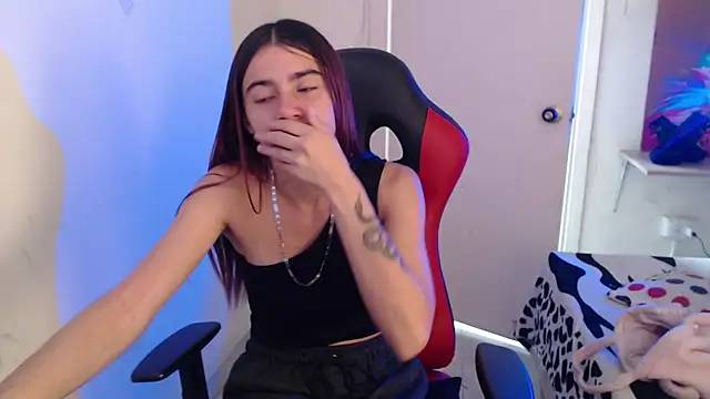 Snapshot of Maximesex chatting on December 2, 1:35 pm Maximesex online show from December 2, 1:35 pm