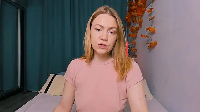 Snapshot of InsatiableFoxX chatting on November 10, 5:40 pm InsatiableFoxX online show from November 10, 5:40 pm