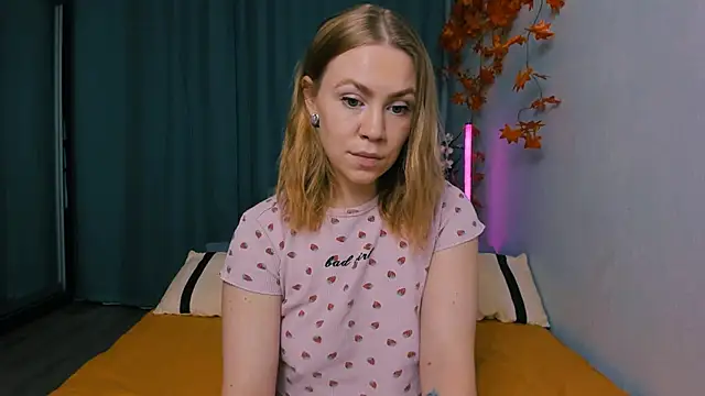 InsatiableFoxX online show from September 23, 6:59 pm