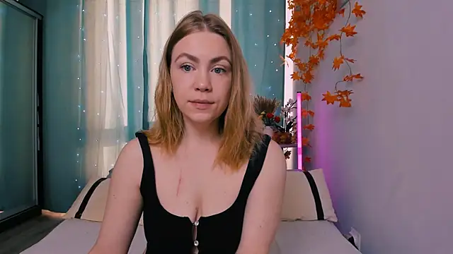 InsatiableFoxX online show from September 29, 5:58 am