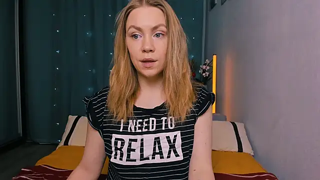 Snapshot of InsatiableFoxX chatting on January 12, 3:30 pm InsatiableFoxX online show from January 12, 3:30 pm