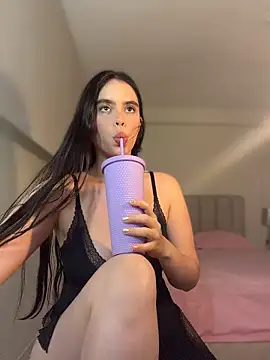Snapshot of Mavi_Coless chatting on June 27, 1:33 am Mavi Coless online show from June 27, 1:33 am