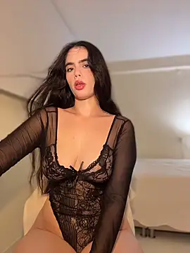 Mavi Coless online show from April 18, 1:30 am