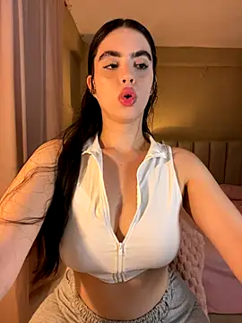 Mavi Coless online show from December 14, 12:50 am