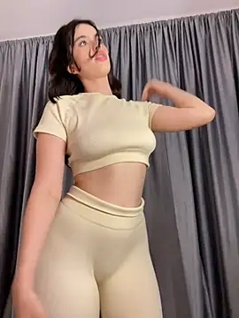 Snapshot of Mavi_Coless chatting on February 21, 5:02 am Mavi Coless online show from February 21, 5:02 am