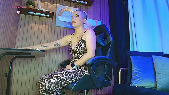 Camila Chainn online show from October 27, 12:39 pm