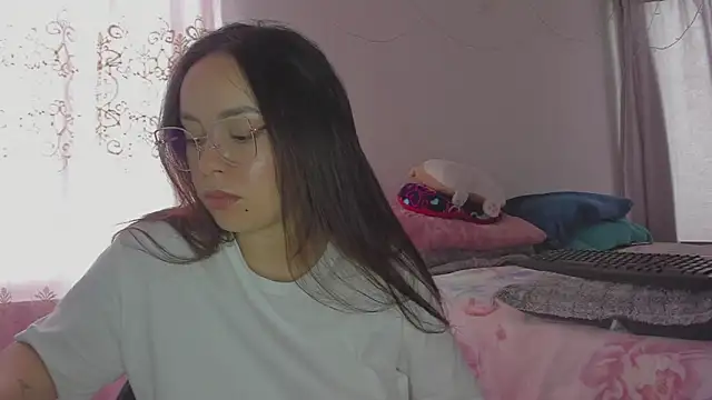 HARLEYNAPIER online show from March 21, 4:11 pm