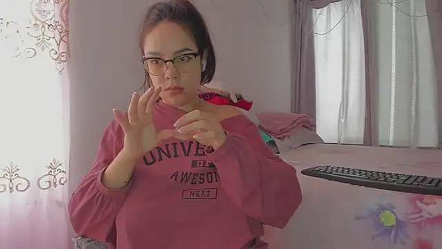 HARLEYNAPIER online show from February 6, 5:53 pm