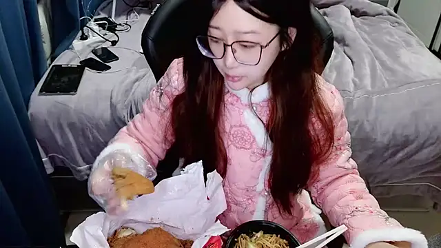 Snapshot of Angelababy001 chatting on January 9, 4:49 pm Angelababy001 online show from January 9, 4:49 pm