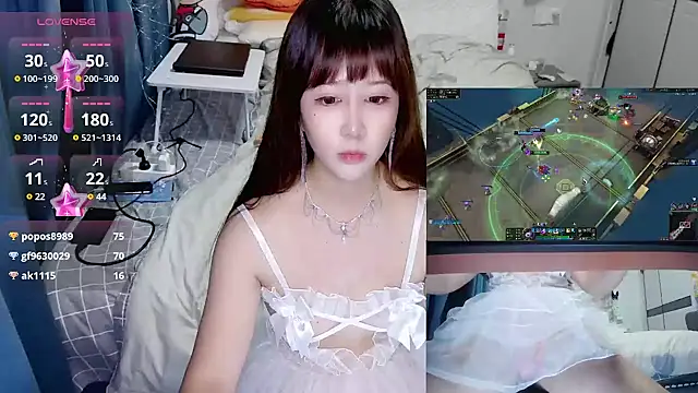 Snapshot of Angelababy001 chatting on December 4, 3:37 pm Angelababy001 online show from December 4, 3:37 pm