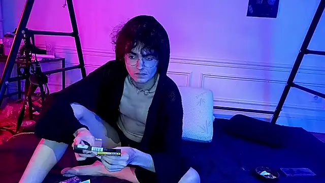 Snapshot of inherblood chatting on February 10, 6:53 am inherblood online show from February 10, 6:53 am