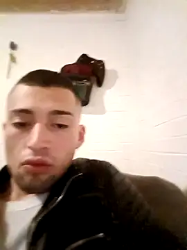 Snapshot of Suggarwhite18CM chatting on November 15, 10:19 am Suggarwhite18CM online show from November 15, 10:19 am