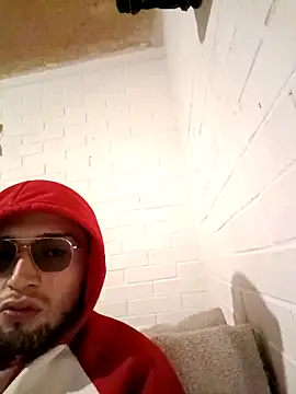 Snapshot of Suggarwhite18CM chatting on November 12, 9:35 am Suggarwhite18CM online show from November 12, 9:35 am