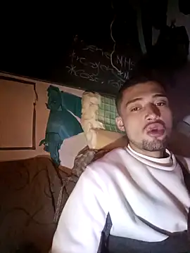 Snapshot of Suggarwhite18CM chatting on September 13, 5:40 am Suggarwhite18CM online show from September 13, 5:40 am