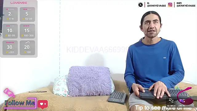 KiddyEvaa666999 online show from May 20, 8:39 pm