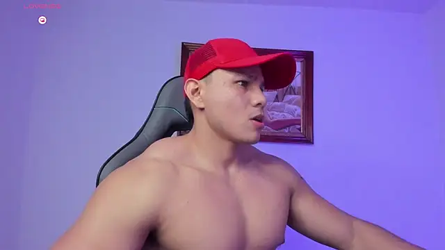 Snapshot of RoyConstance chatting on February 19, 3:36 am RoyConstance online show from February 19, 3:36 am